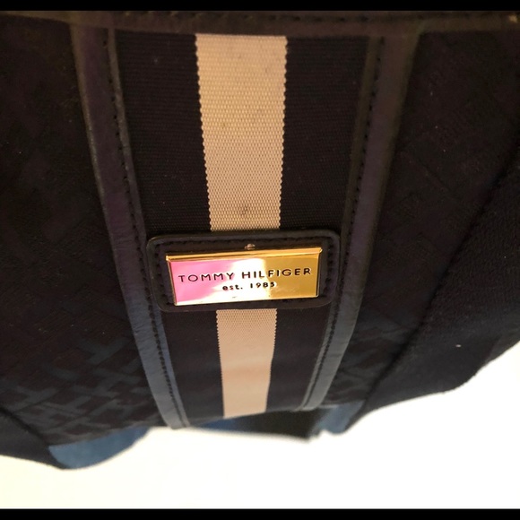 Tommy Hilfiger Black Crossbody Shoulder Bag - Picture 5 of 5